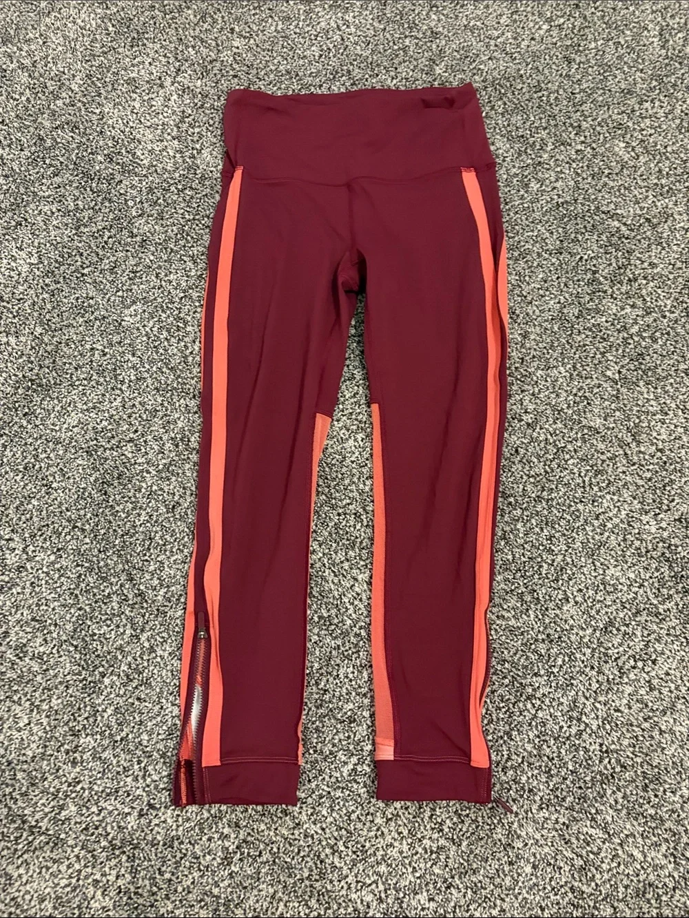 lululemon athletica women’s burgundy zip the line crop leggings
